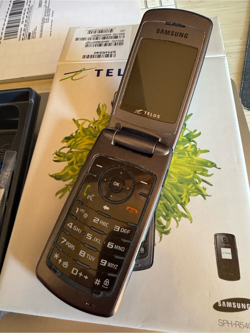 Telus Samsung Flip Phone - SPH-R540